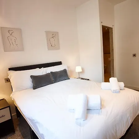 The Pearl Apartment *
