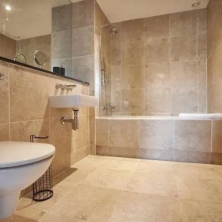 The Opal Μάντσεστερ