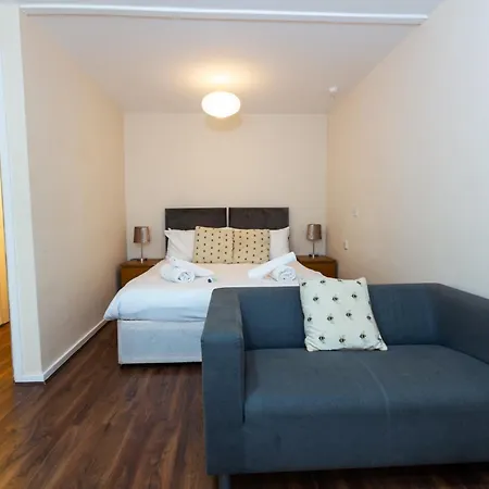 Centrally Located 1bed Apt In Stretford * Манчестер