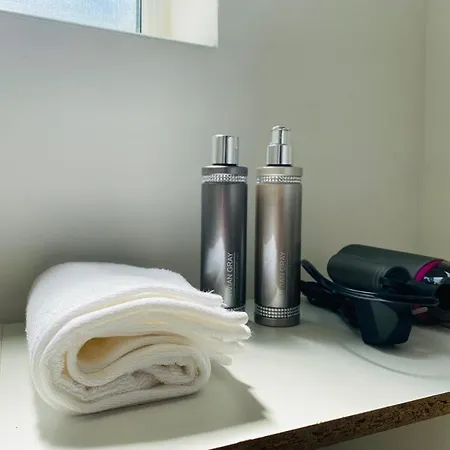 Modern, Stylish And Central *