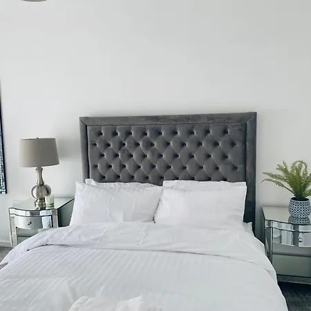 Modern, Stylish And Central Homestay szállás *