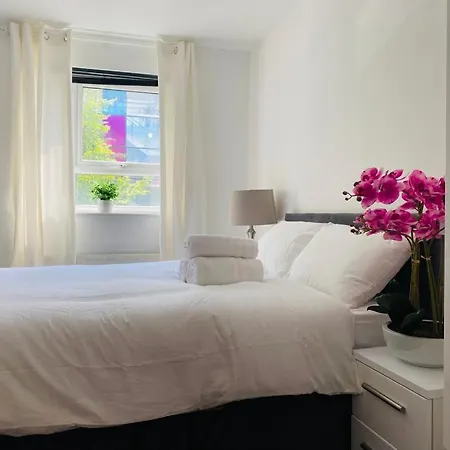 Modern, Stylish And Central Homestay szállás