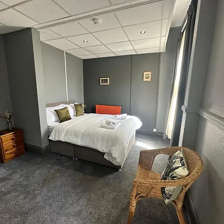 - Free Parking * Manchester