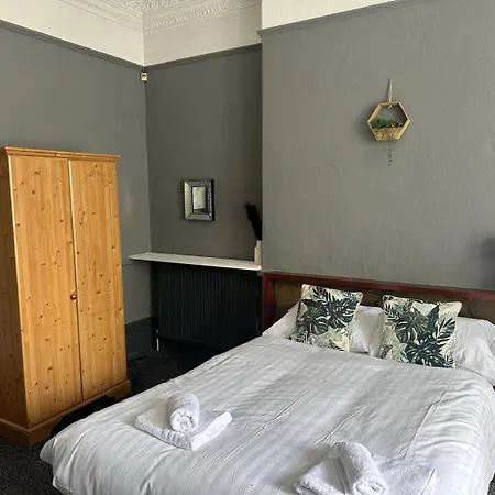 Guest house - Free Parking *