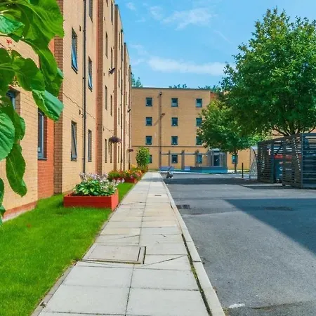 Oxford Court