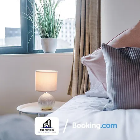 Media City Apt Sleeps8, 25 Percent Off For Monthly Stays, Business & Leisure * מנצ'סטר