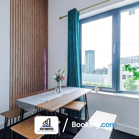 Media City Apt Sleeps8, 25 Percent Off For Monthly Stays, Business & Leisure דירה