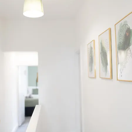 Ideal Near Etihad Feriehus *