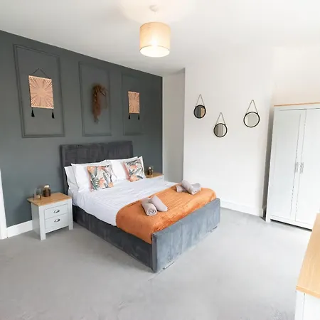 Ideal Near Etihad * Manchester
