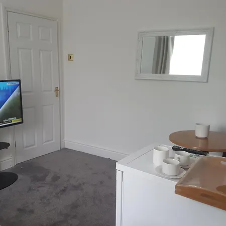 A Quiet & Comfortable 4 Bedroom House Privat bolig *