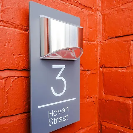 The Retreat Near Salford Quays Дом отдыха Манчестер