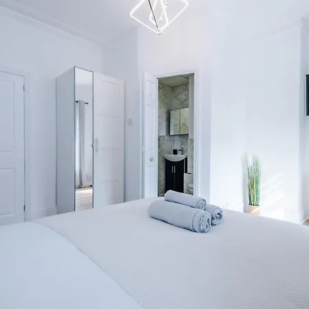 Дом отдыха The Retreat Near Salford Quays Манчестер