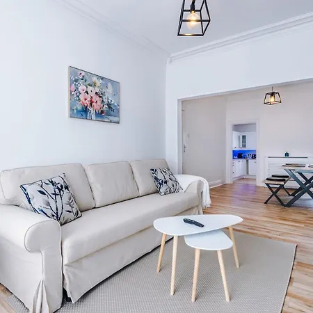 The Retreat Near Salford Quays *