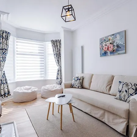 Holiday home The Retreat Near Salford Quays *