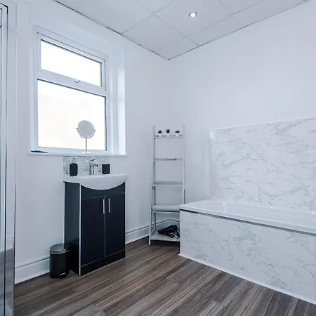 The Retreat Near Salford Quays * Manchester