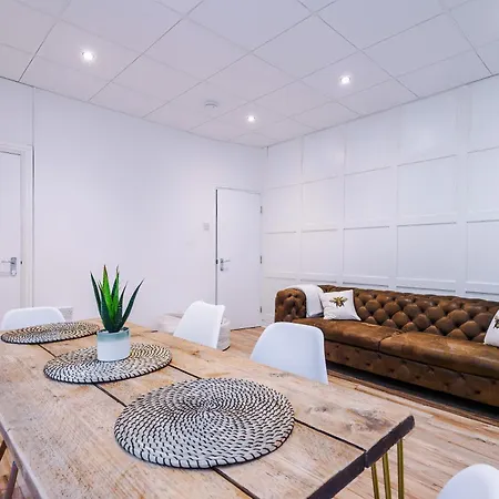 בית נופש 4 Bedroom Victorian House *