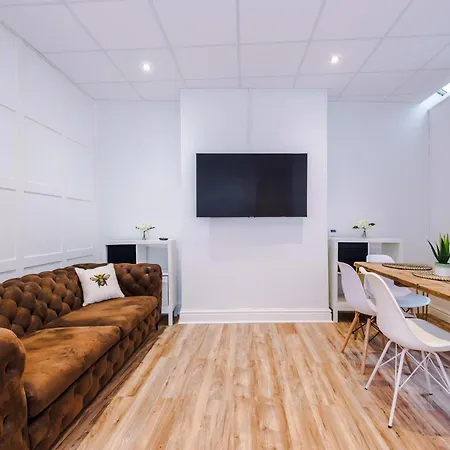 4 Bedroom Victorian House *