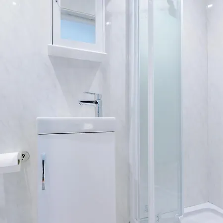 4 Bedroom Victorian House * מנצ'סטר