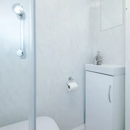 בית נופש 4 Bedroom Victorian House