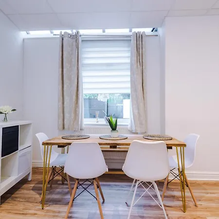 בית נופש 4 Bedroom Victorian House *