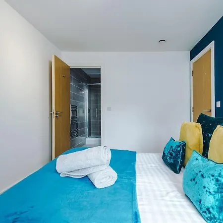 Hotel Lux Livin' - Luxury 2 Bed With Skyline View & 24 Hour Gym Manchester