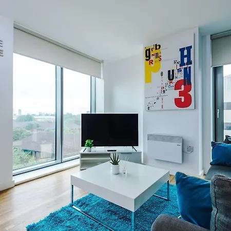 Lux Livin' - Luxury 2 Bed With Skyline View & 24 Hour Gym 4*