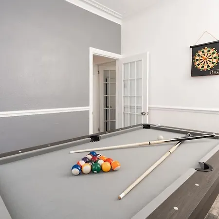 Nyaraló Spacious 3br - Pool Table - Games - Sleeps 9