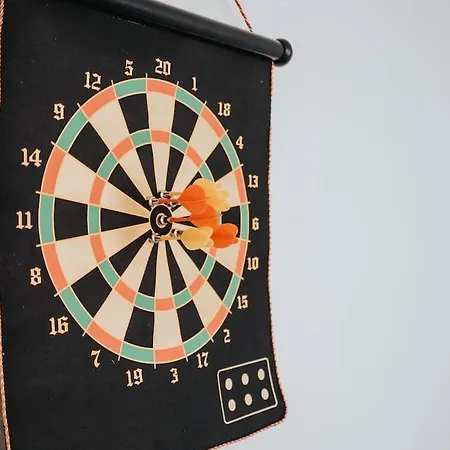 펜션 Spacious 3br - Pool Table - Games - Sleeps 9 *