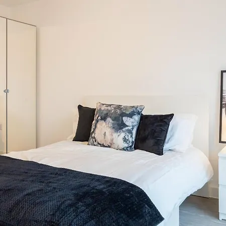 Modern 1-bed In Salford Apartament *