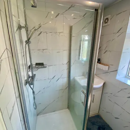 Charming Urban Retreat Проживание в семье *