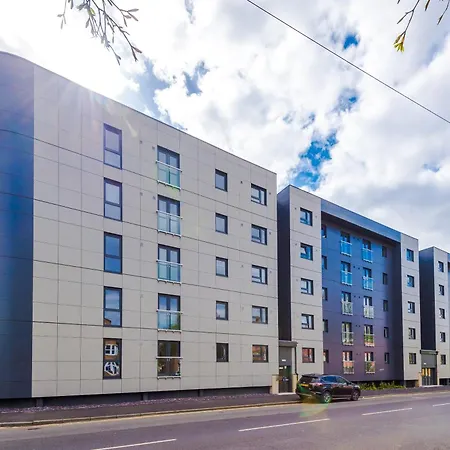 2bed Apartment, Near Bus Stop *