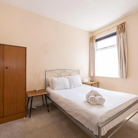 Guestready - Enchanting Life In Gorse Hill *