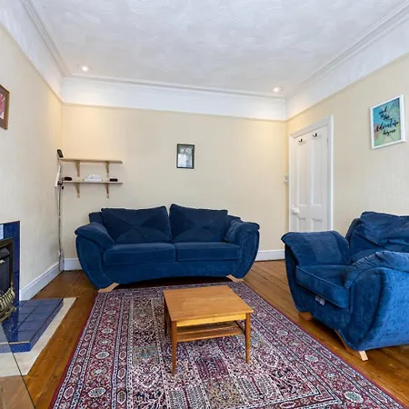 Guestready - Enchanting Life In Gorse Hill Manchester