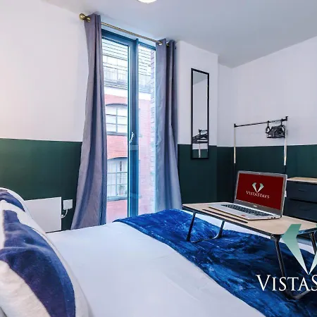 2Bdr Apartment By Vista Stays Short Lets & Serviced Accommodation Manchester With Pool Table & Free Wifi *