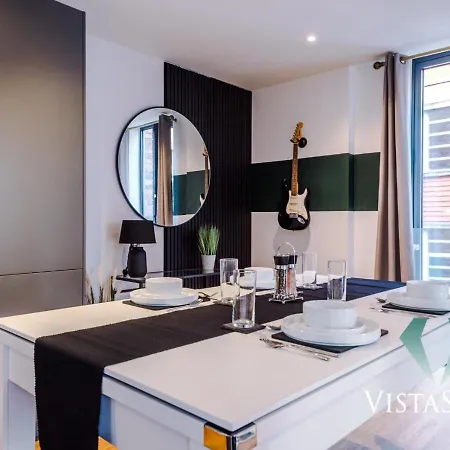 2Bdr Apartment By Vista Stays Short Lets & Serviced Accommodation Manchester With Pool Table & Free Wifi