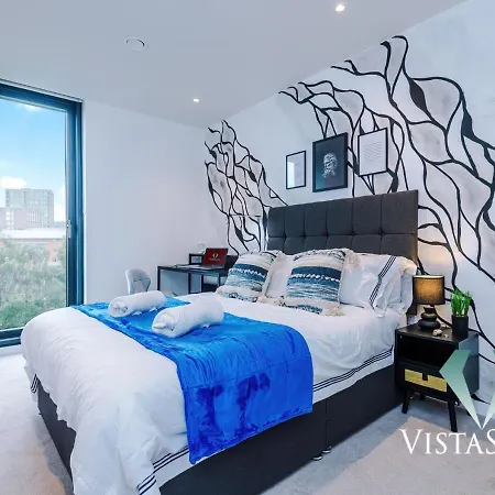 Modern 2 Bedroom By Vista Short Lets & Serviced With Free Wifi & Dart Board Apartamento