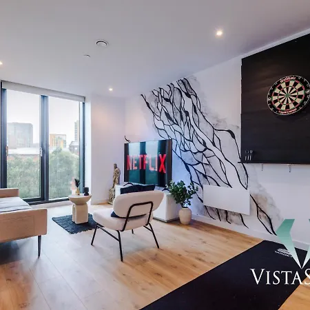 Modern 2 Bedroom By Vista Short Lets & Serviced With Free Wifi & Dart Board * Manchester