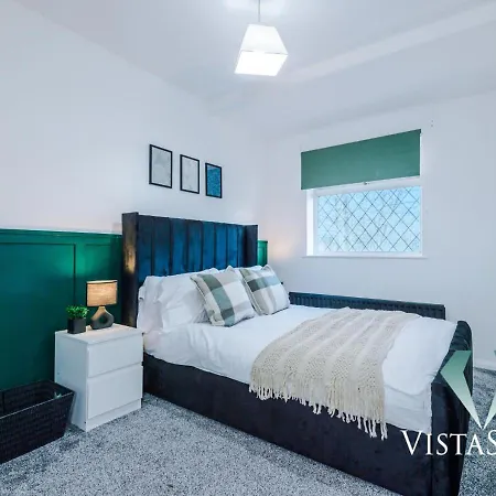 Vakantiehuis Spacious 4bdr House By Vista Short Lets & Serviced With Driveway Parking & Pool Table Manchester