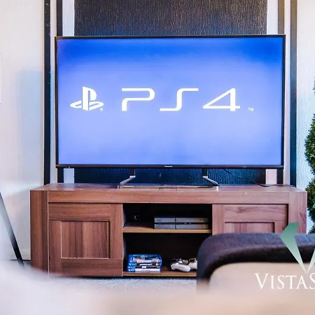 Vakantiehuis Spacious 4bdr House By Vista Short Lets & Serviced With Driveway Parking & Pool Table Manchester