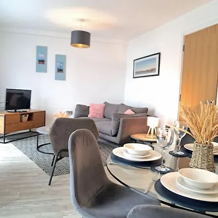 Spacious 2 Bed Duplex Salford M5 *