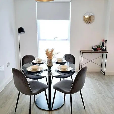 Apartmán Spacious 2 Bed Duplex Salford M5 Manchester