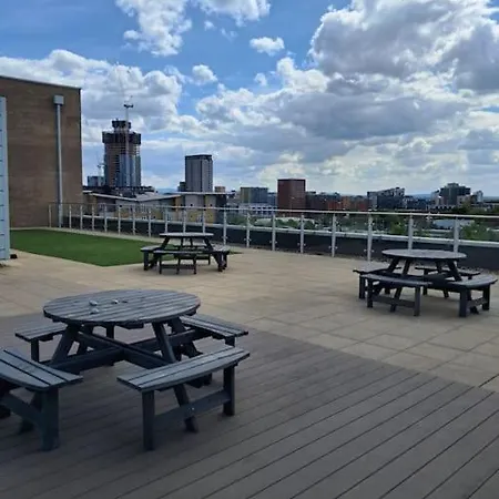 Spacious 2 Bed Duplex Salford M5 * マンチェスター