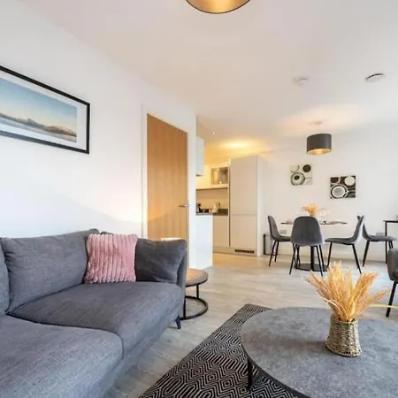Spacious 2 Bed Duplex Salford M5 アパート