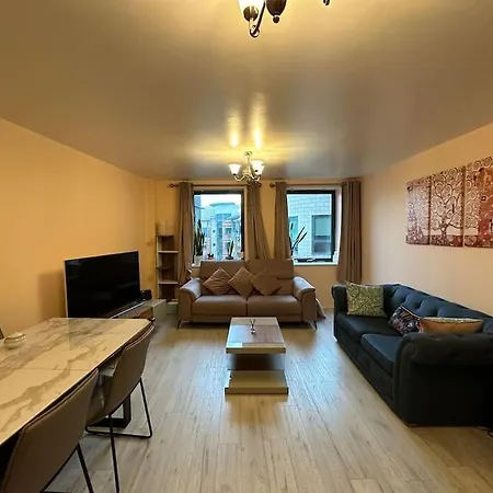 Apartment Family Retreat - Center *