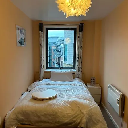 Family Retreat - Center Apartment Manchester