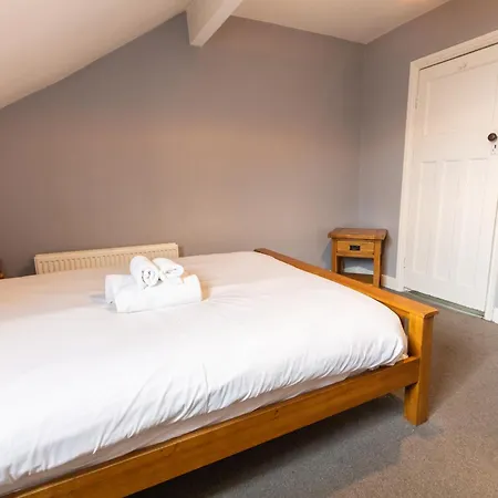 Homely Ensuite Near Centre Apartment *