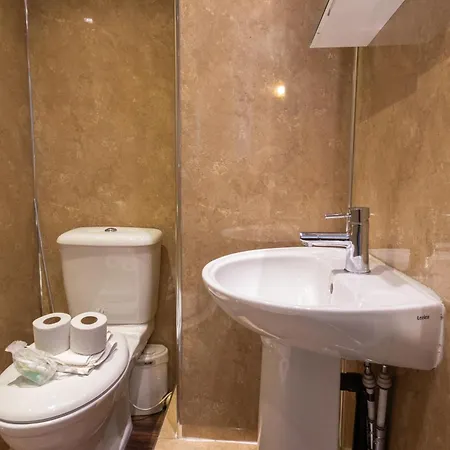 Homely Ensuite Near Centre *