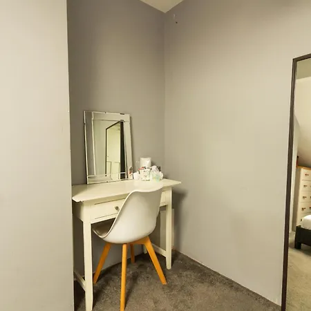 Apartment 4 - Comfy Bedroom Near Mcr Centre *