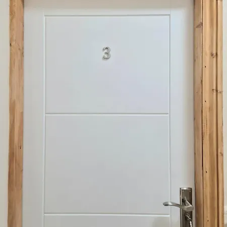 In 6 Minutes Drive To Victoria Station Manchester