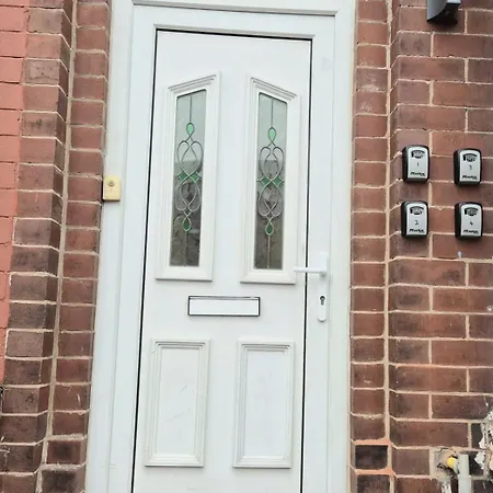 In 6 Minutes Drive To Victoria Station Manchester